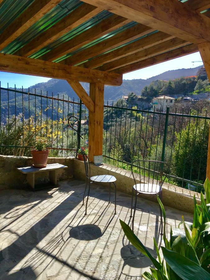 Il Nido Della Rondine Bed & Breakfast Leivi Eksteriør bilde